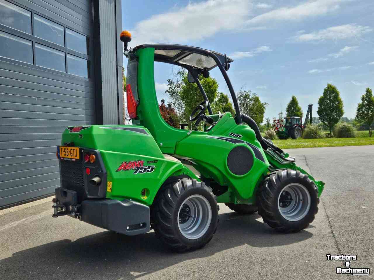Chargeuse sur pneus Avant 755i TDL+ Mini-shovel