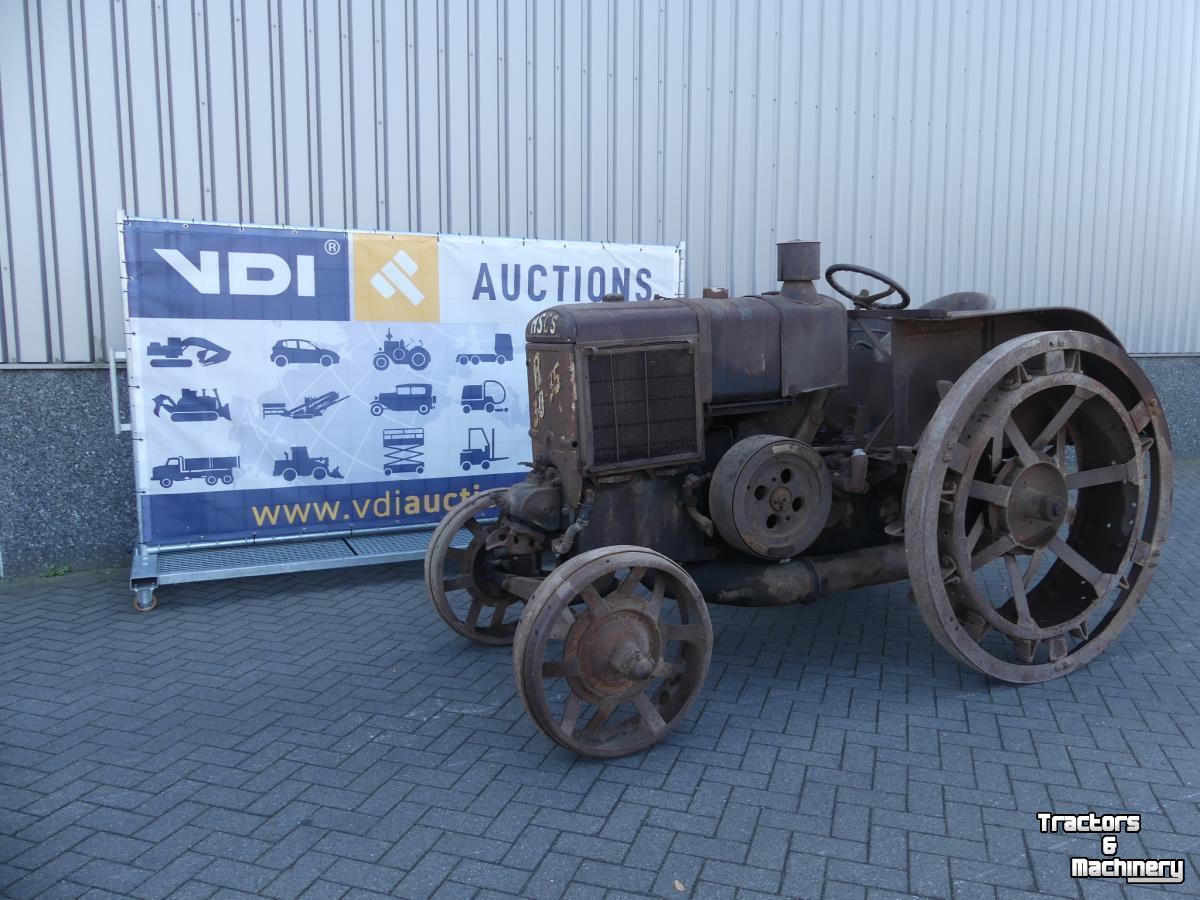 Tracteurs anciens  HSCS R30-35