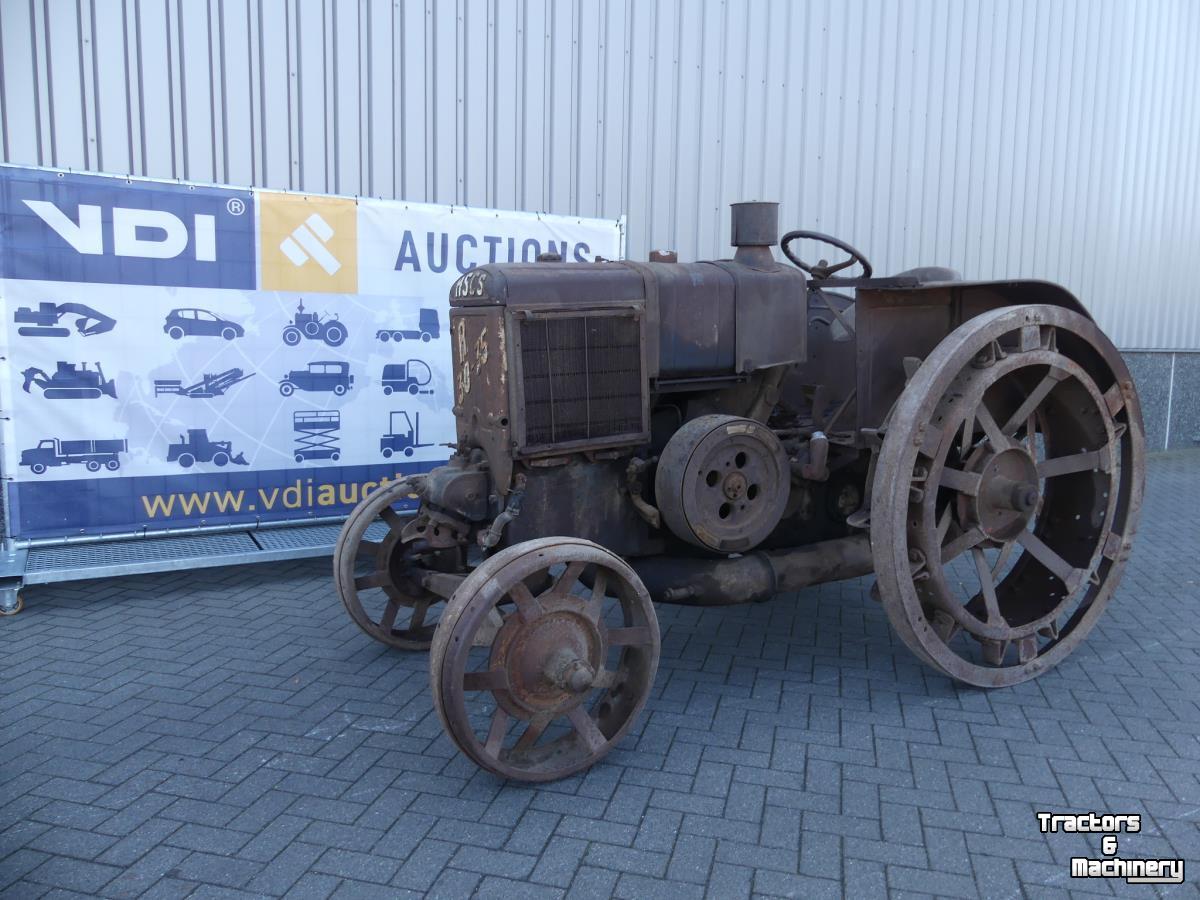 Tracteurs anciens  HSCS R30-35