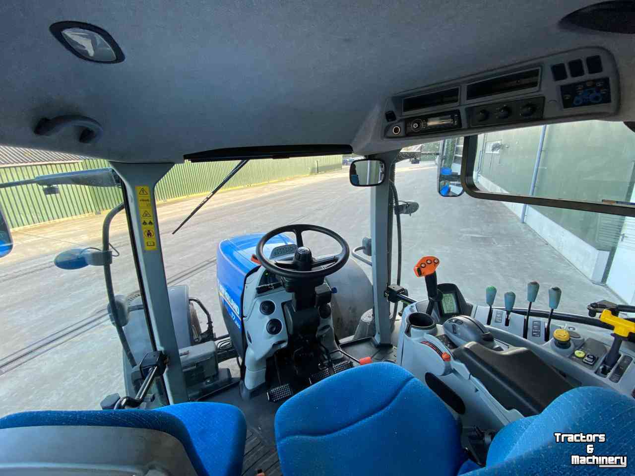 Tracteurs New Holland T7-220 PC trekker tractor traktor tracteur