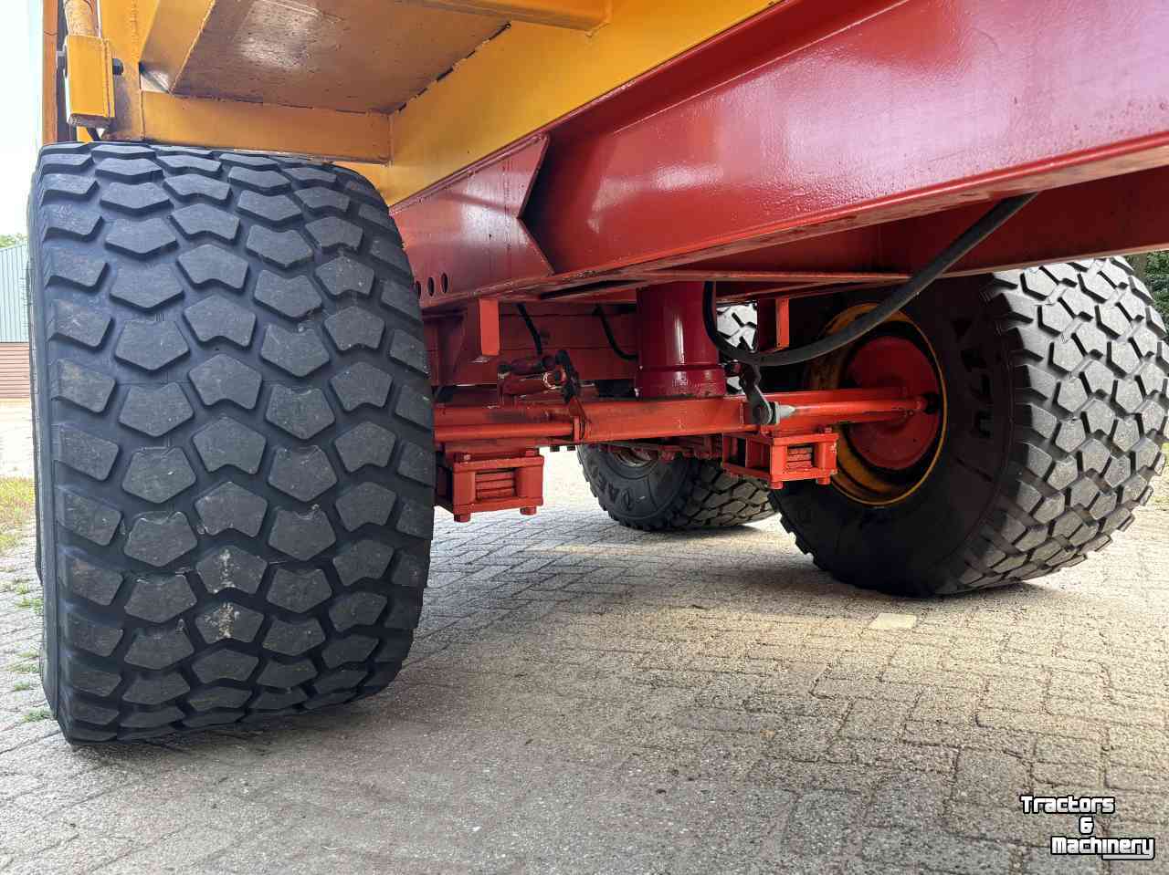 Benne agricole Veenhuis 15000 kieper kipper silage bagger