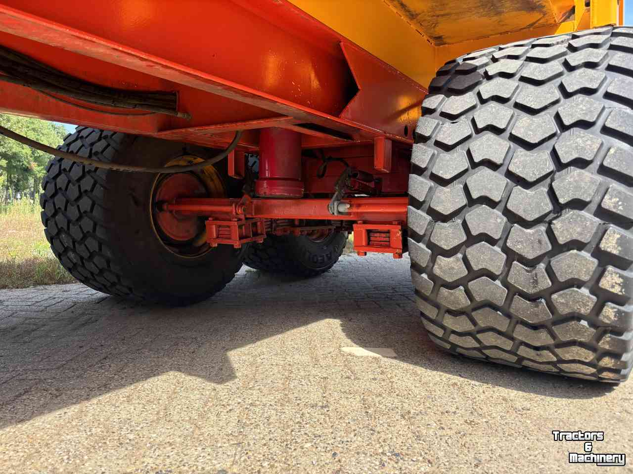 Benne agricole Veenhuis 15000 kieper kipper silage bagger