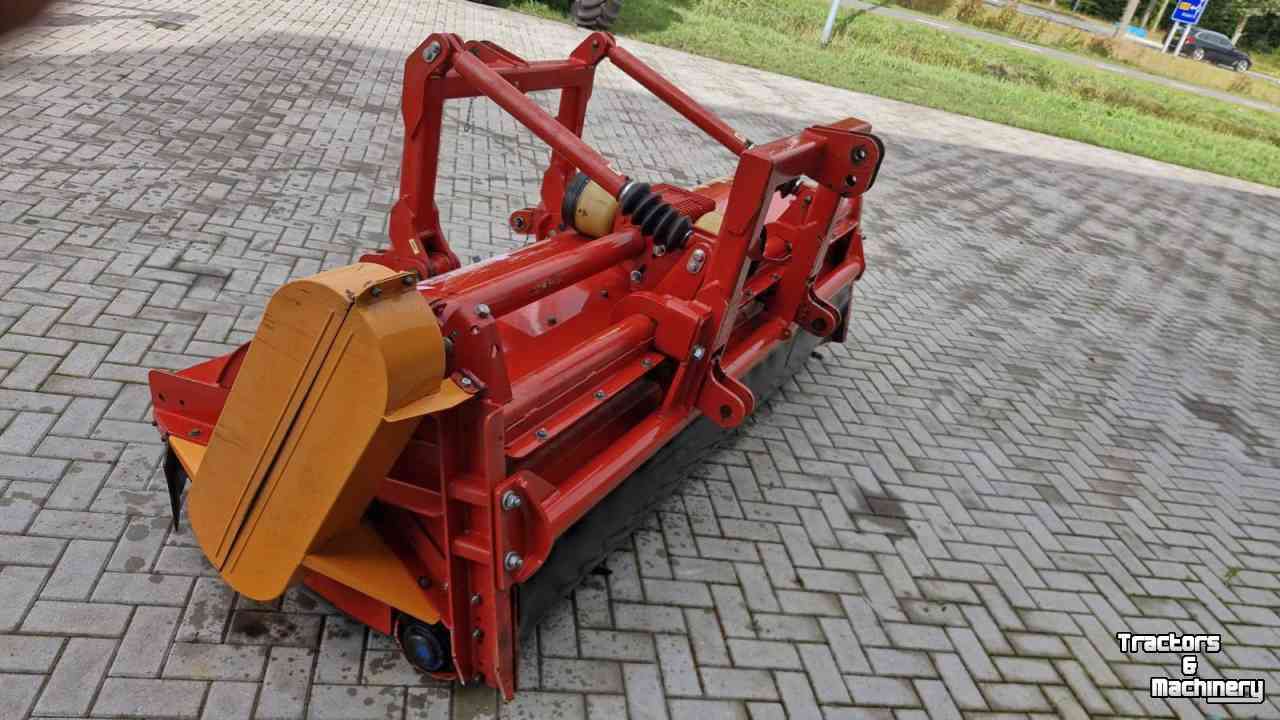 Faucheuse Ducker UM 27 frontmaaier