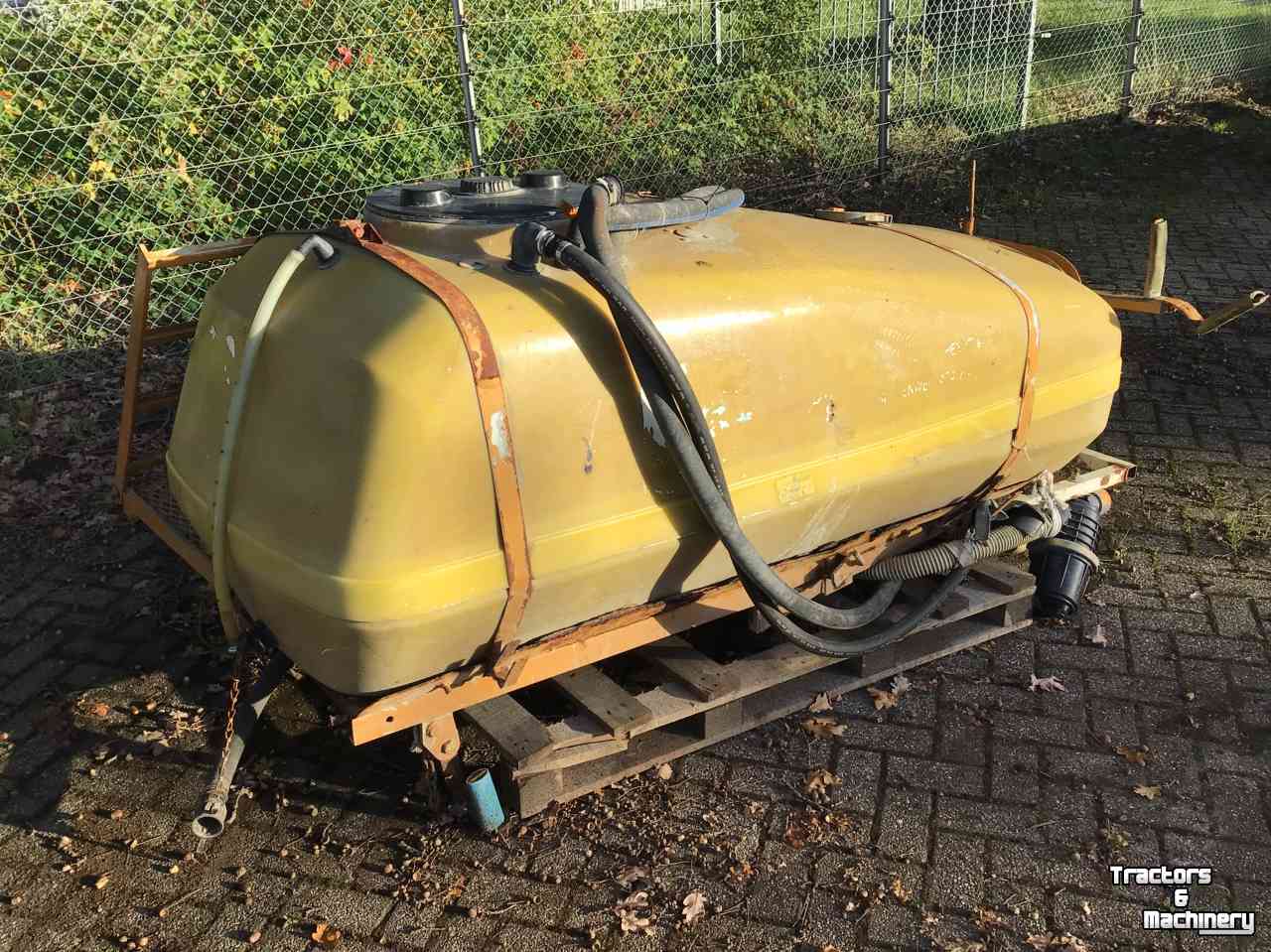 Pulvérisateur Homburg Pomp met fronttank