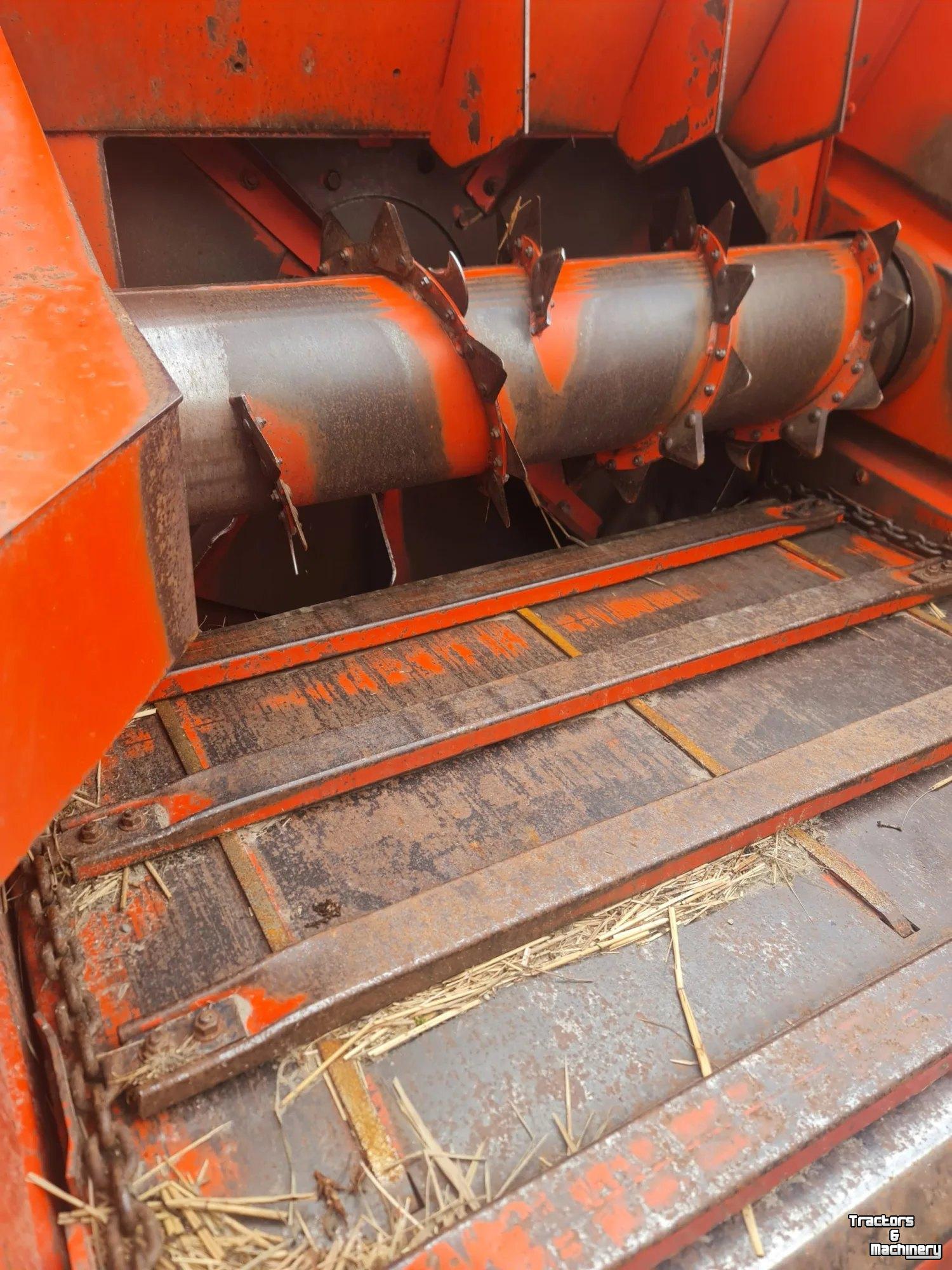Distributeur de paille pour des logettes Kuhn PRIMOR 2060H STROSTROOIER