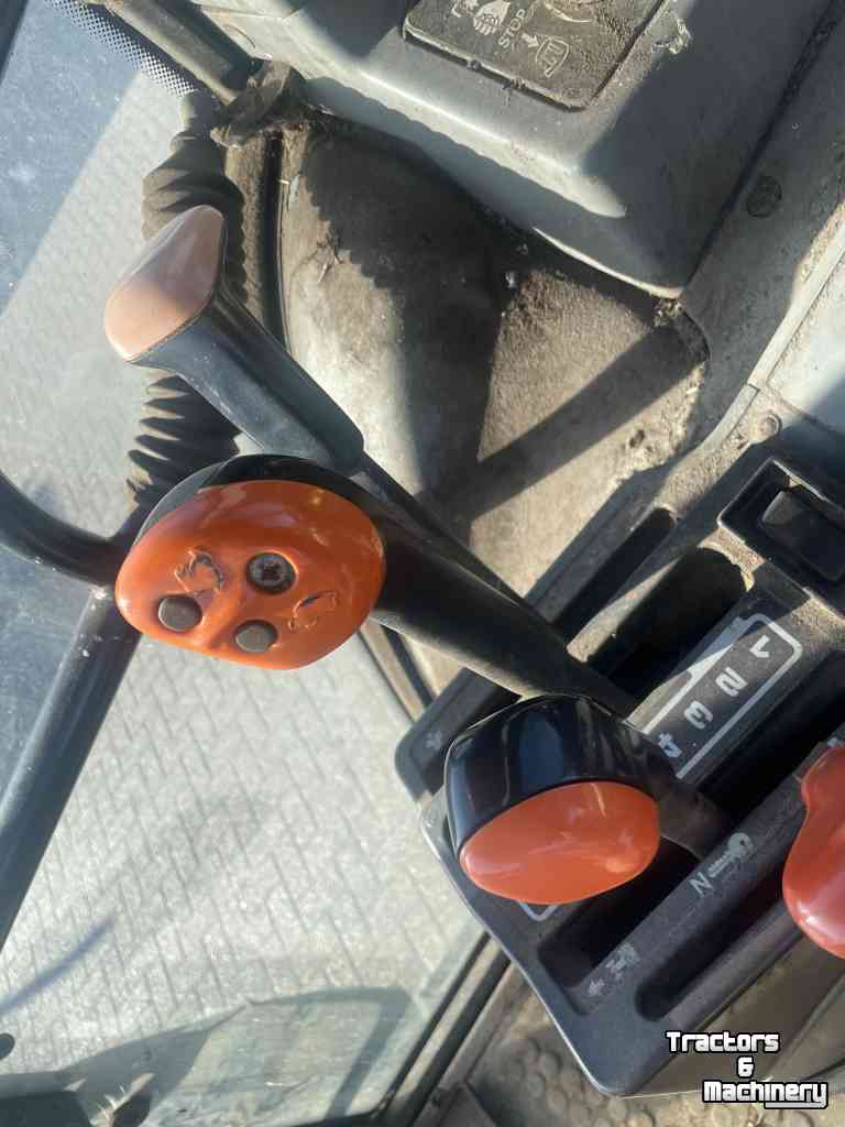 Tracteur New Holland 7740 SLE cab + airco