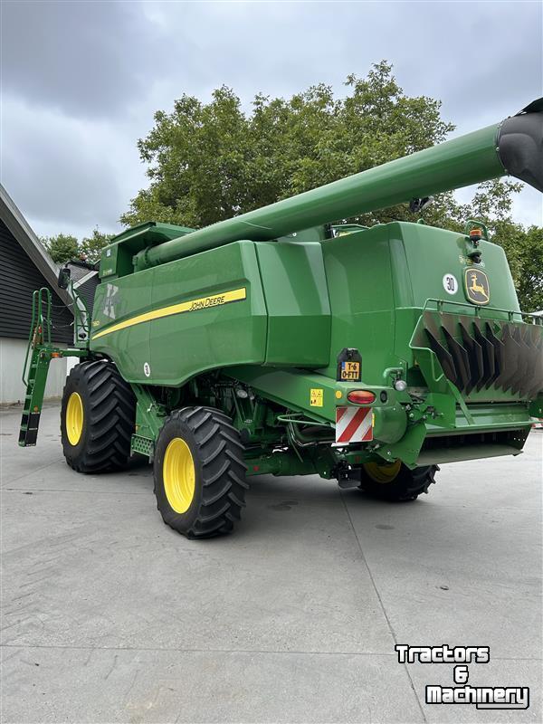 Moissonneuse batteuse John Deere T660