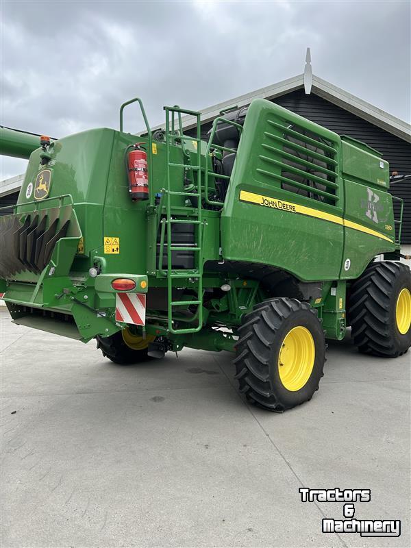 Moissonneuse batteuse John Deere T660