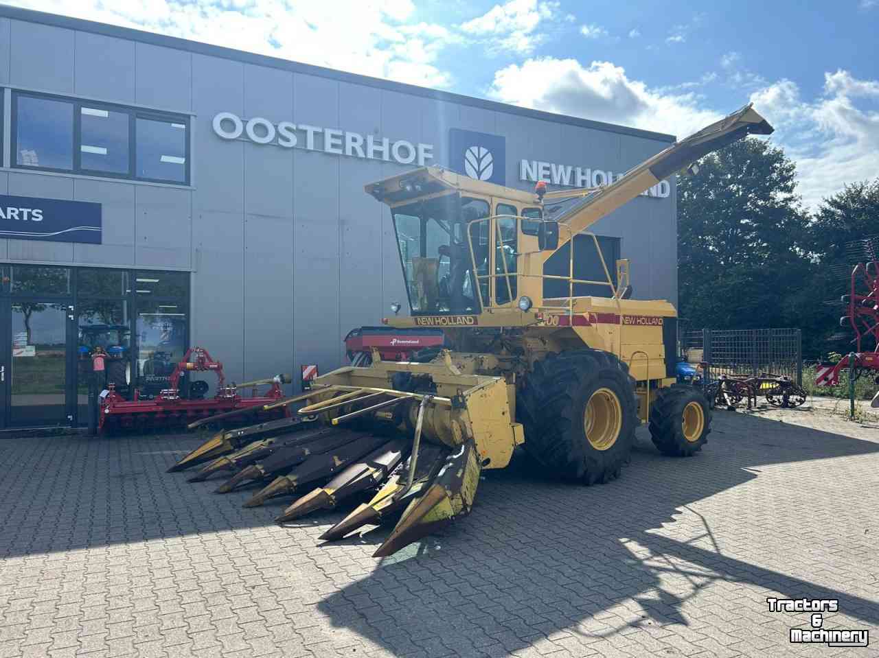 Ensileuse automotrice New Holland 1900