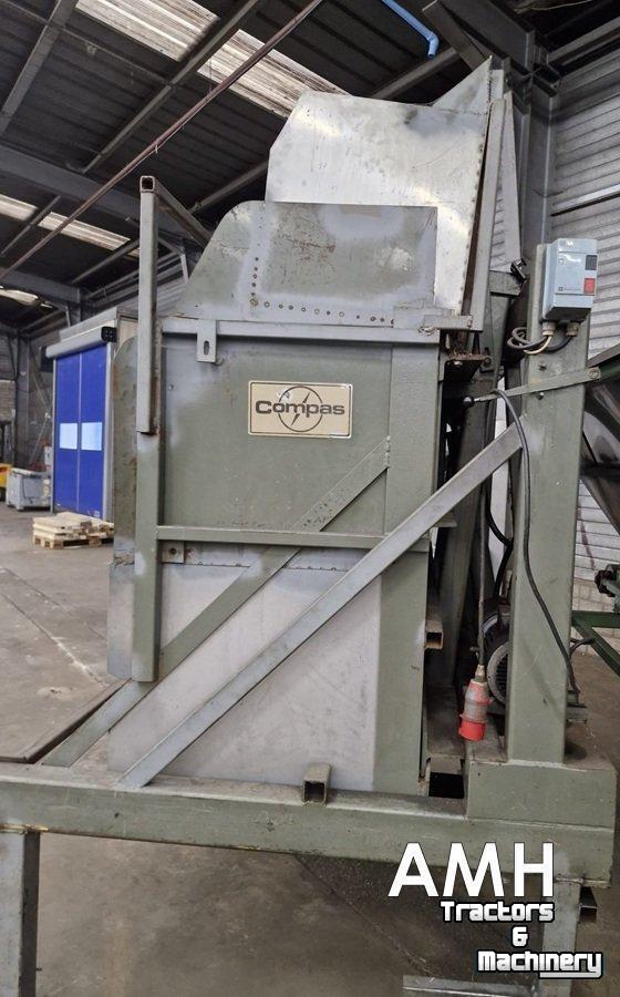 Basculeur de caisses  Bunker met uitvoerband+kantelaar – complete set,  Dosierbunker mit Austragsband inklusive Kistenkipper (Komplettset)