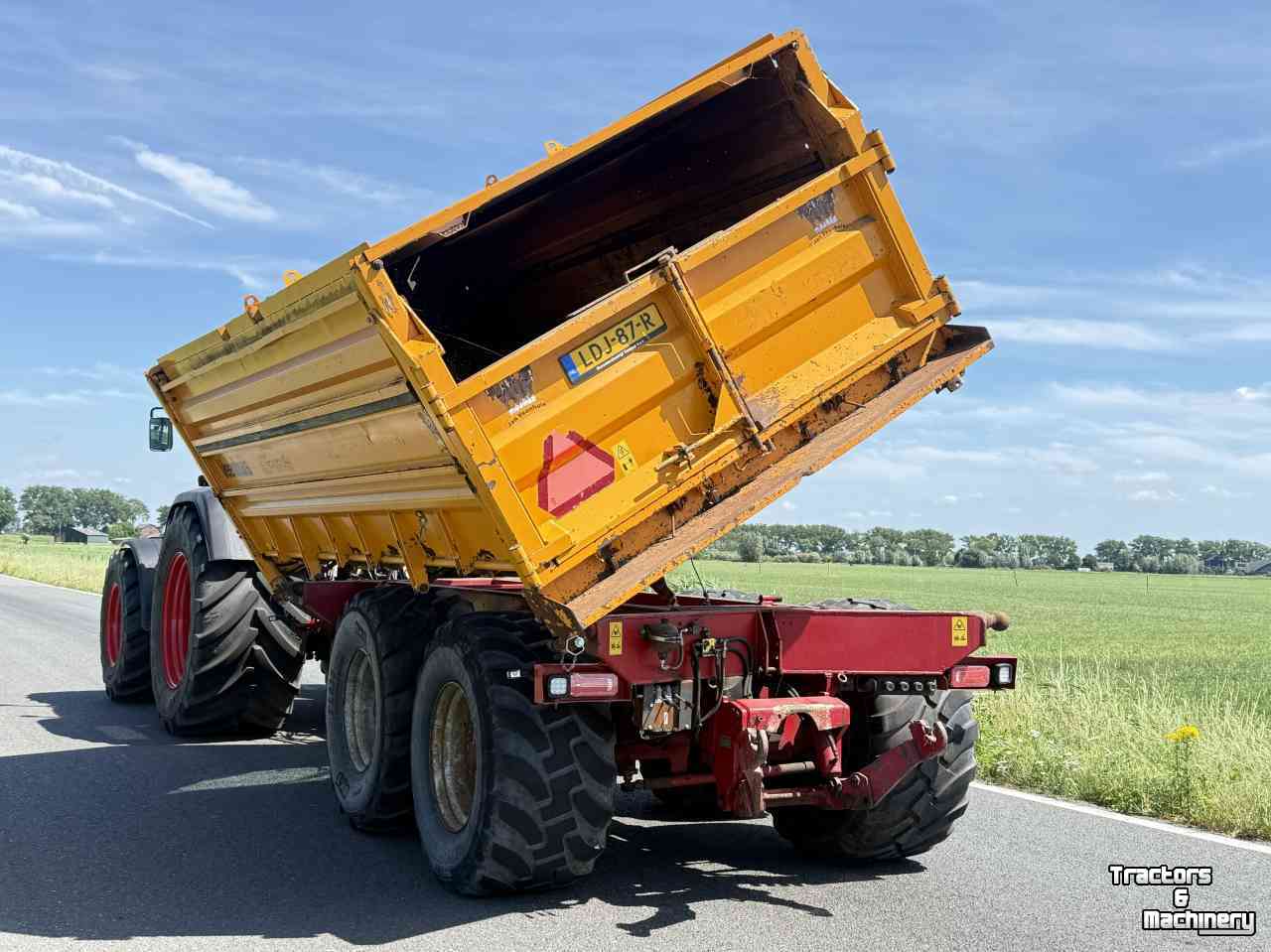 Benne agricole Veenhuis Veenhuis 3-zijdig kiepende kipper - 14m3 snipperkar midejo
