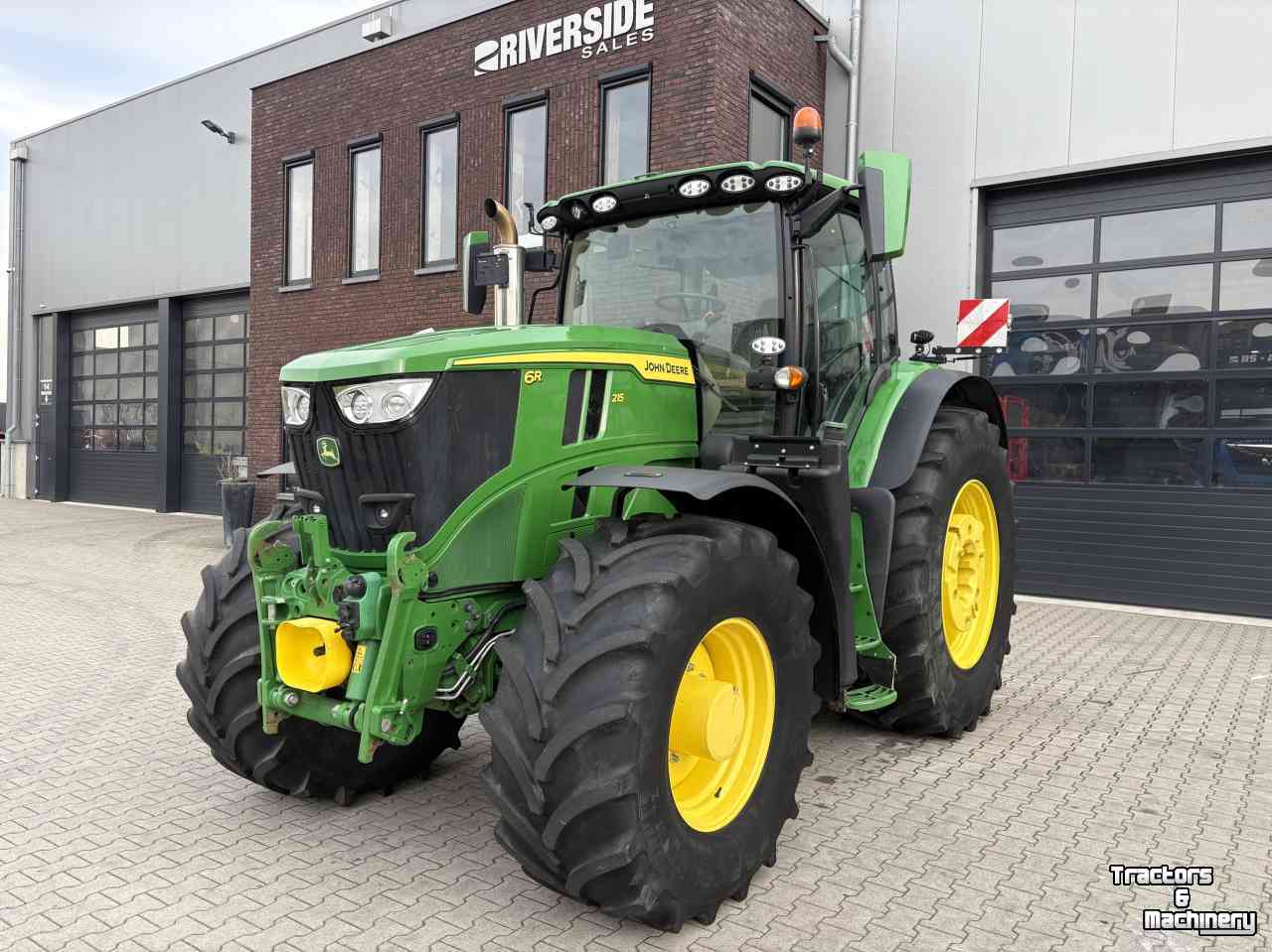 Tracteur John Deere 6R215