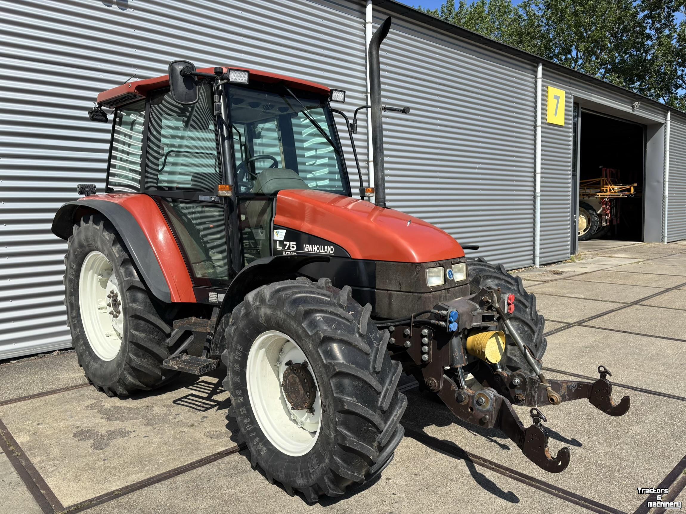 Tracteur New Holland L75