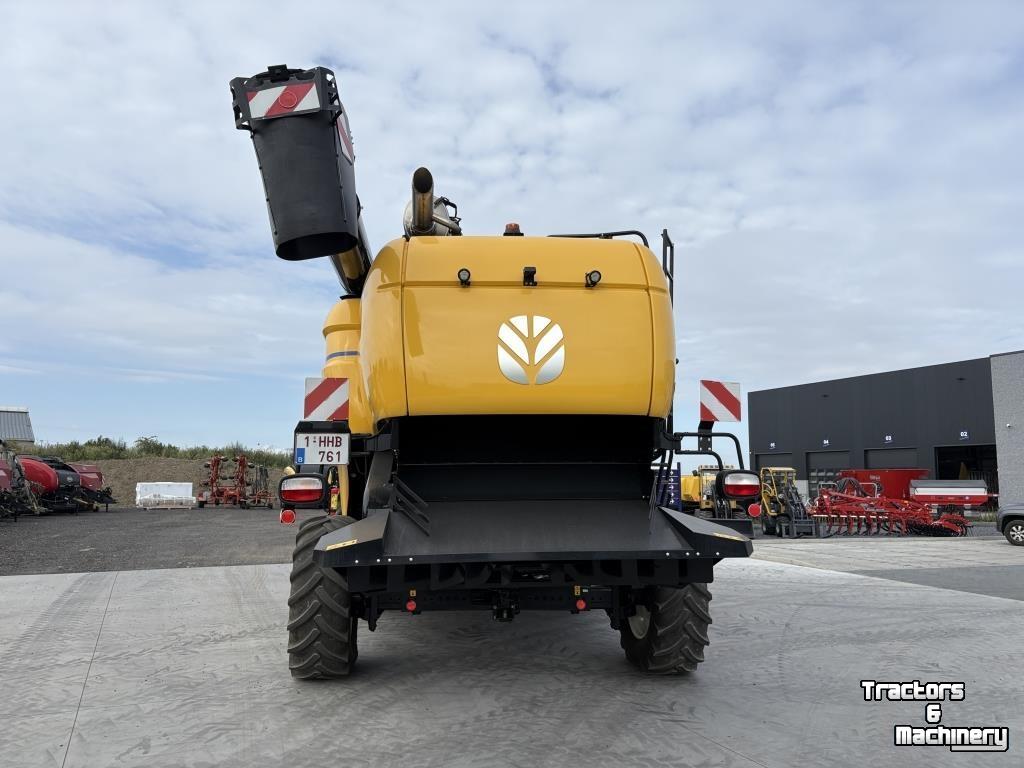 Ensileuse automotrice New Holland CX 8.70