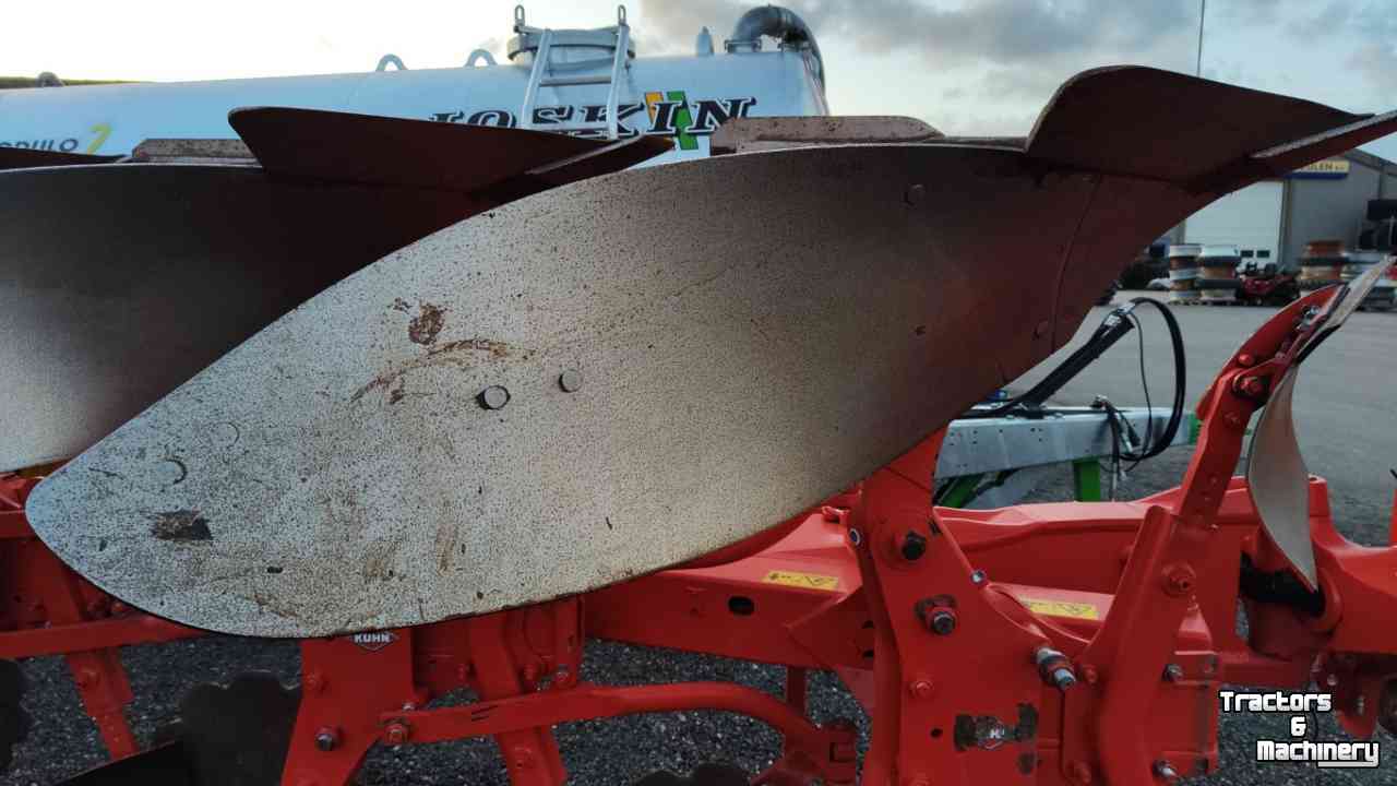Charrues Kuhn VM153 4ETL 80-102