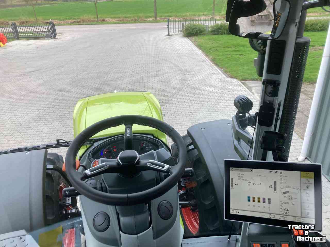 Tracteur Claas Axion 830 C-Matic First Claas