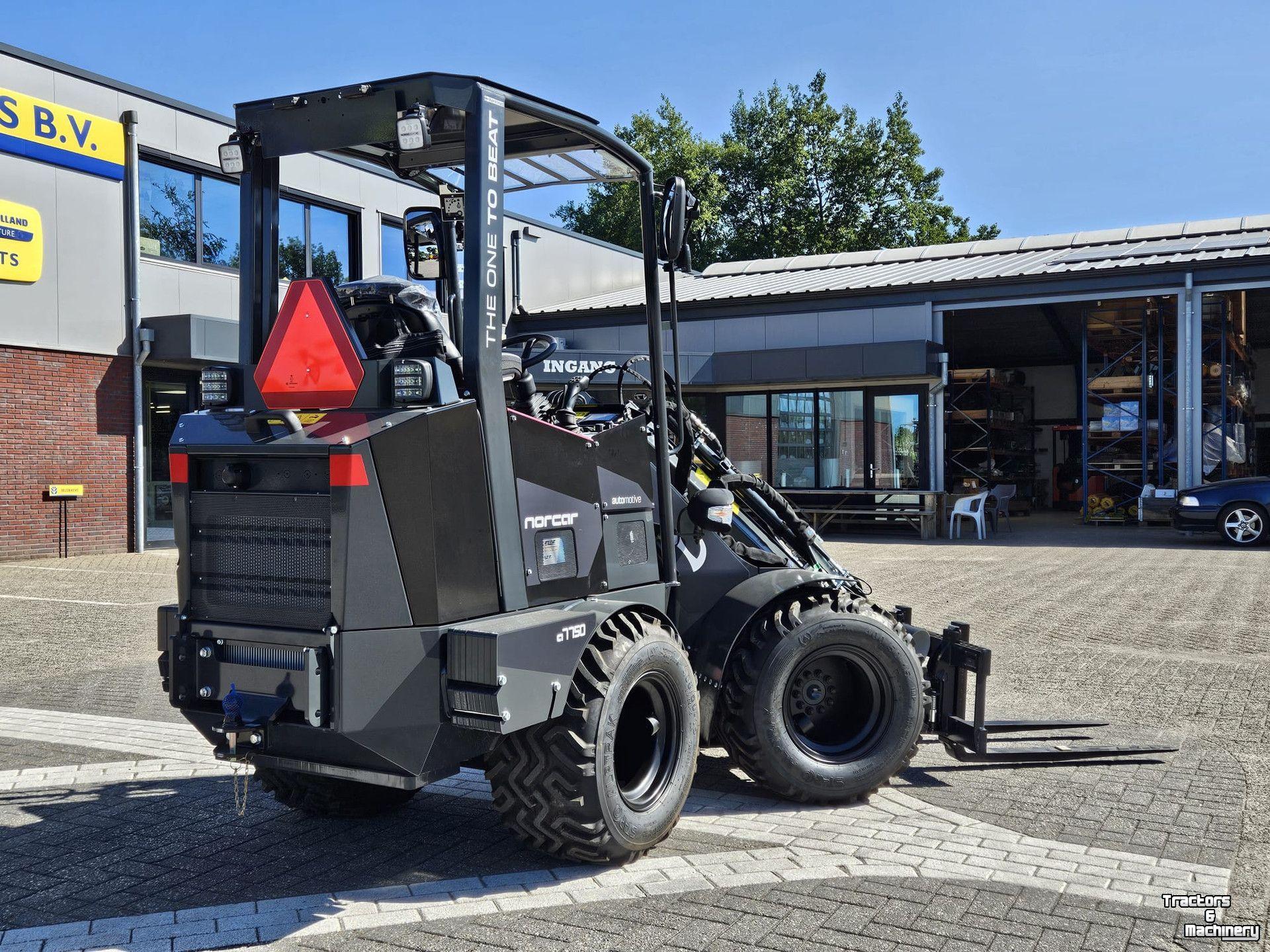 Chargeuse sur pneus Norcar A7750 Automotive Black Edition