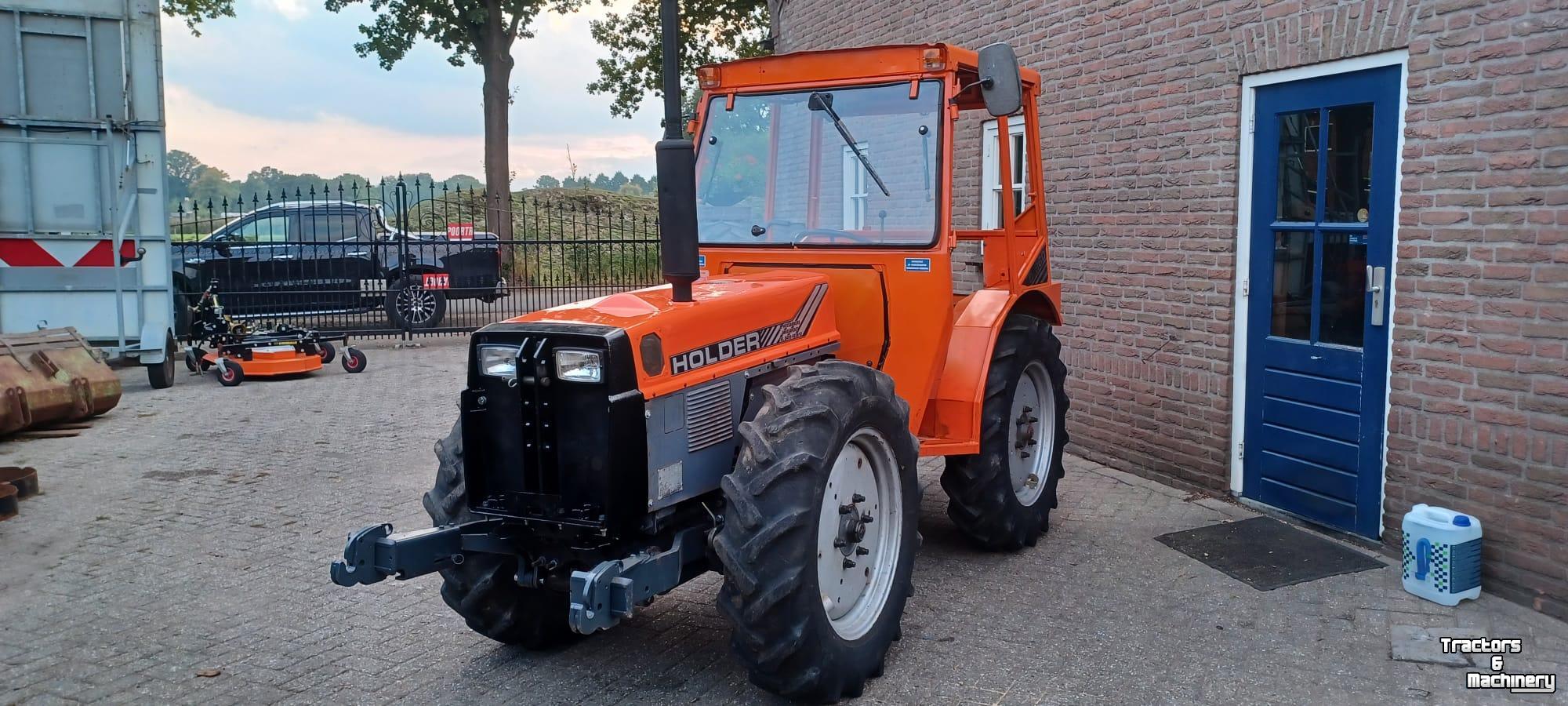 Tracteur pour vignes et vergers Holder 860