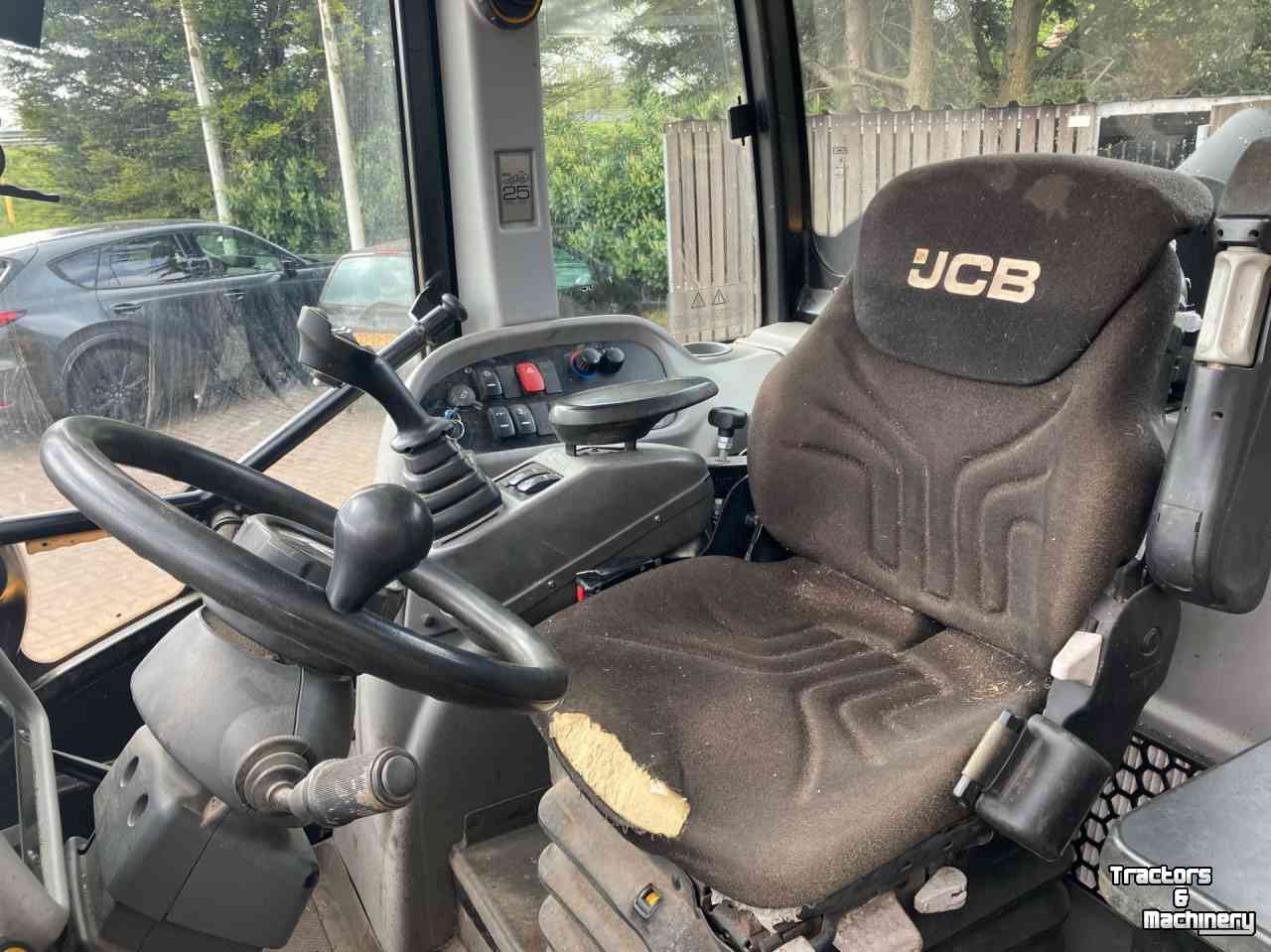 Chargeuse sur pneus telescopique JCB TM320