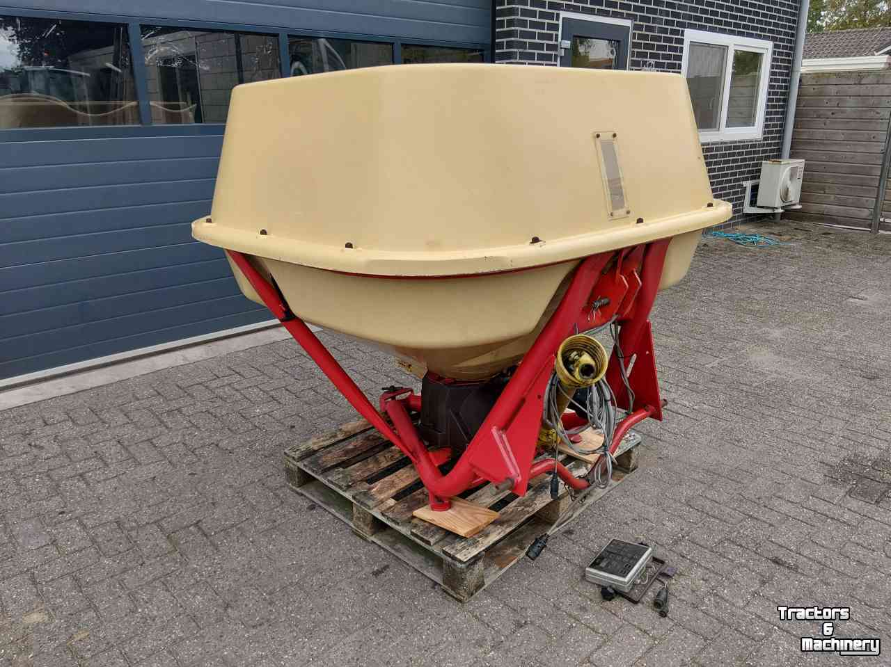 Distributeur d‘engrais Vicon kunstmeststrooier / Pendelstrooier