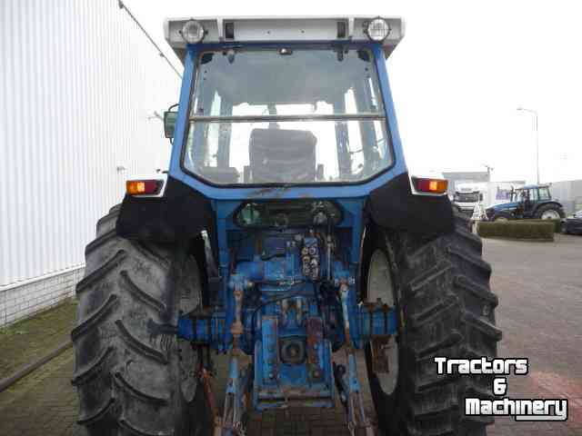Tracteurs Ford TW 25