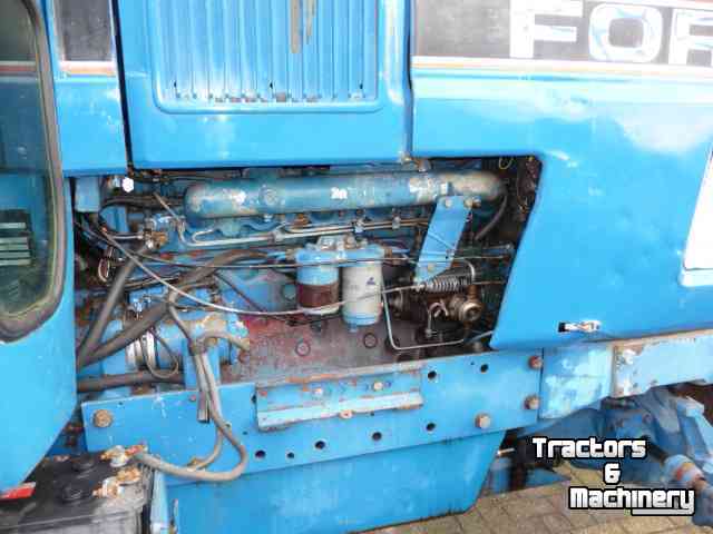 Tracteurs Ford TW 25