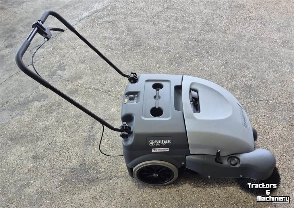 Balayeur Nilfisk SW 750