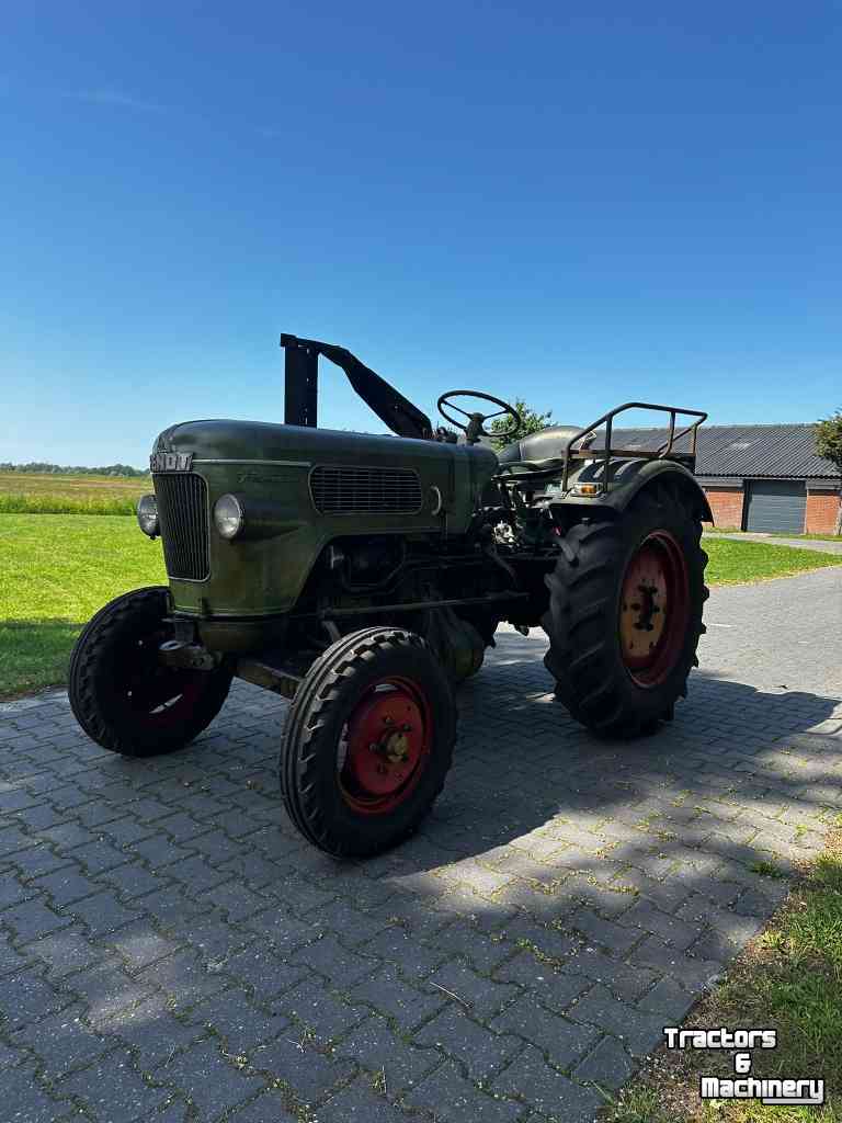 Tracteur Fendt Farmer 1 met hef en maaibalk