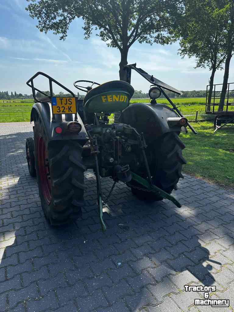 Tracteur Fendt Farmer 1 met hef en maaibalk
