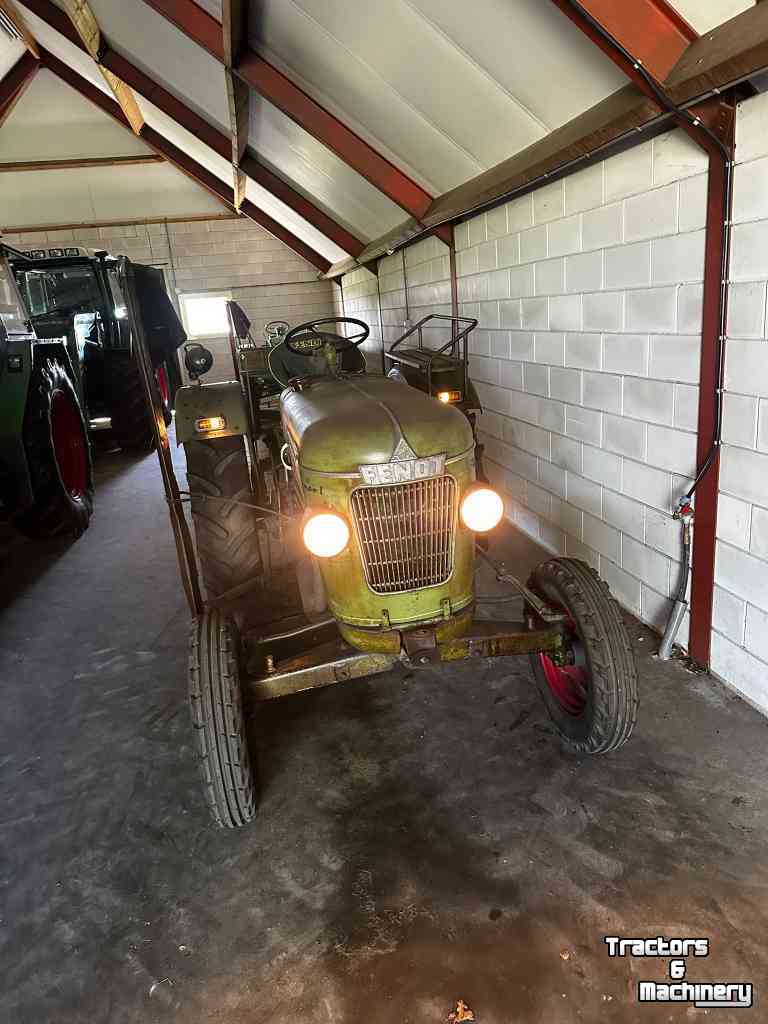 Tracteur Fendt Farmer 1 met hef en maaibalk
