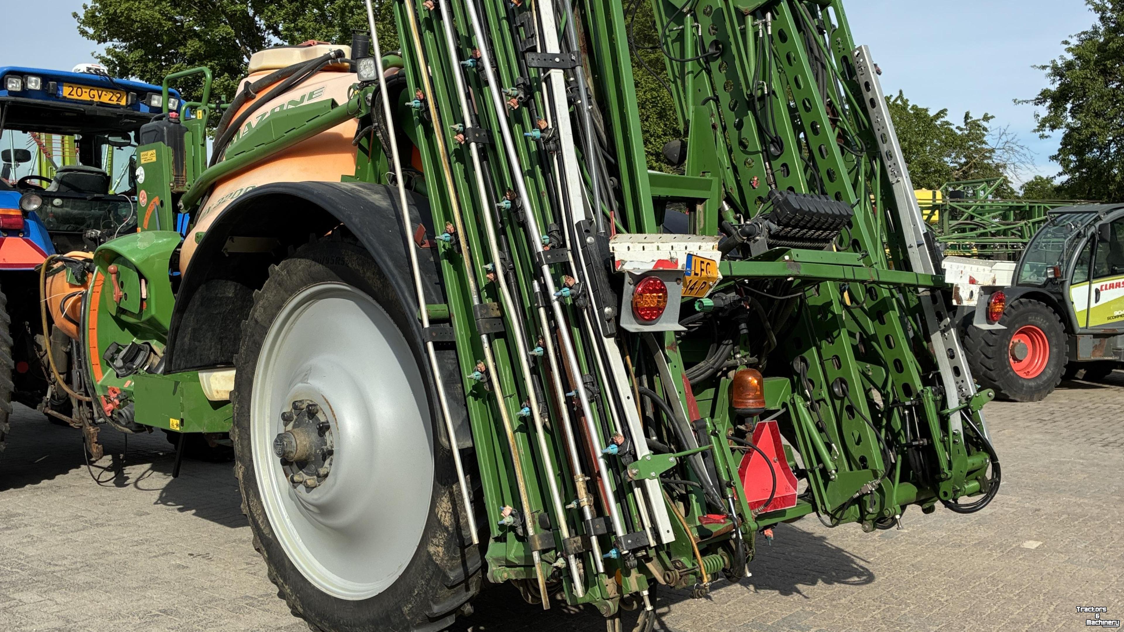 Pulvérisateur porté Amazone UX 3200 Special