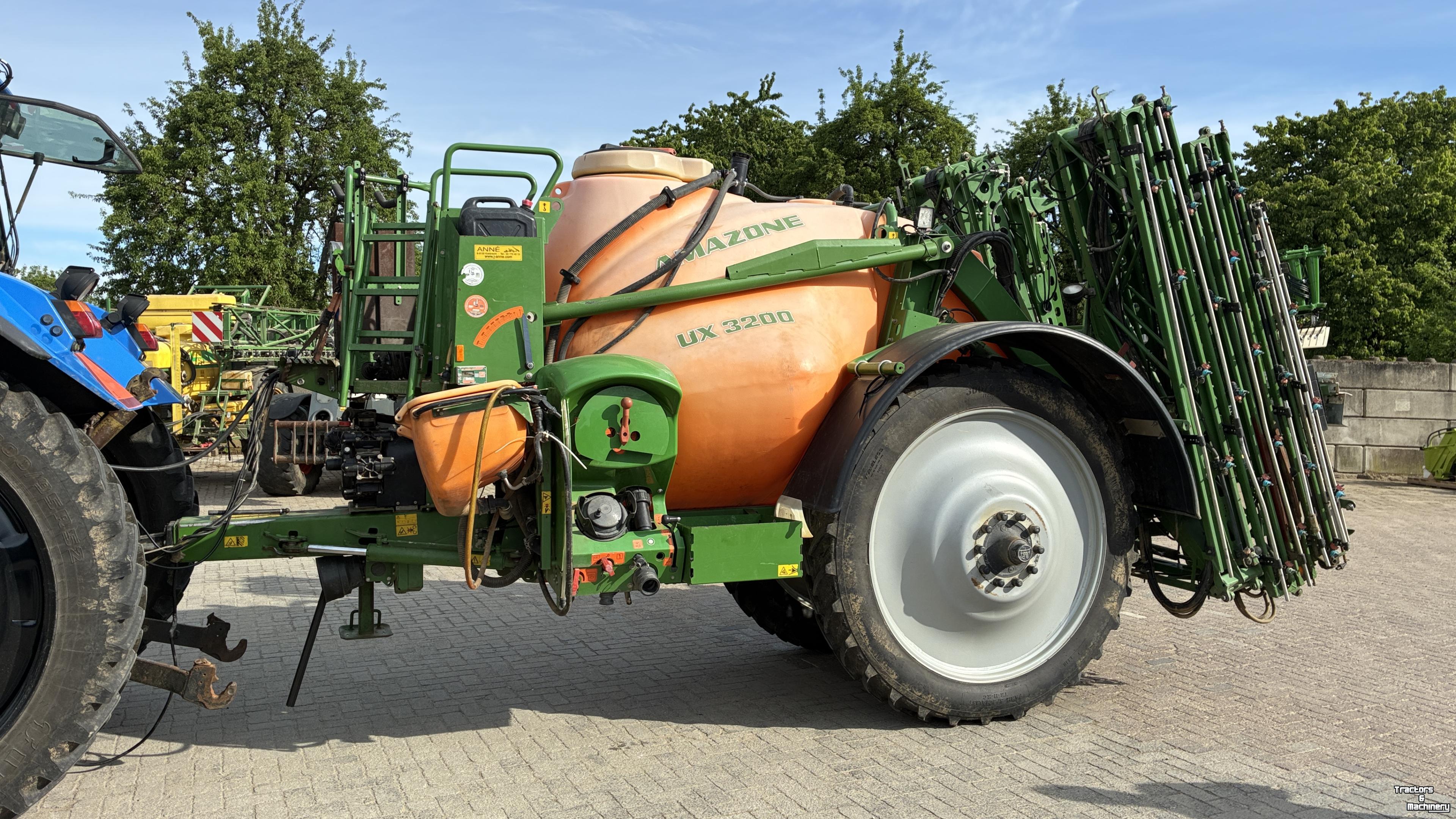 Pulvérisateur porté Amazone UX 3200 Special