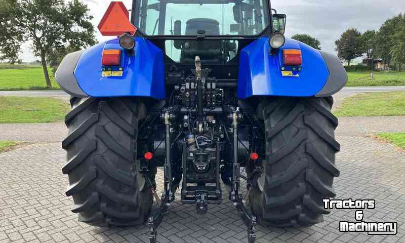 Tracteurs New Holland TVT 145 Tractor