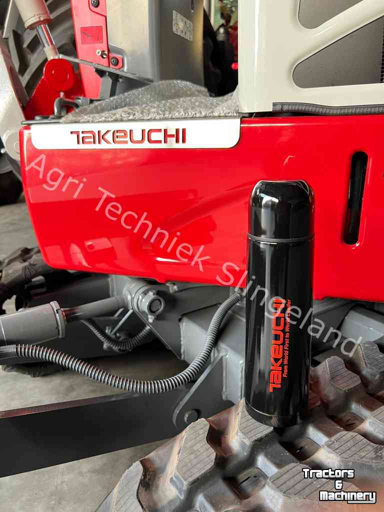 Mini pelleteuse Takeuchi TB210R minigraver