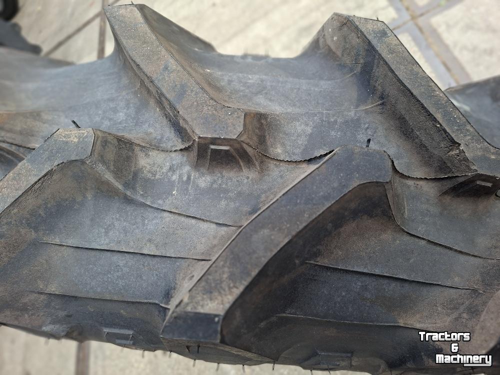 Roues, Pneus, Jantes, Barillets Jumelage Pirelli 12.4R28