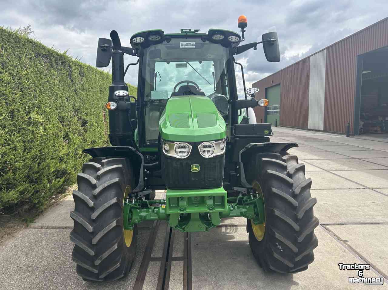 Tracteur John Deere 6M 125