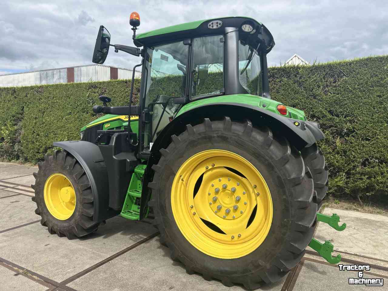 Tracteur John Deere 6M 125
