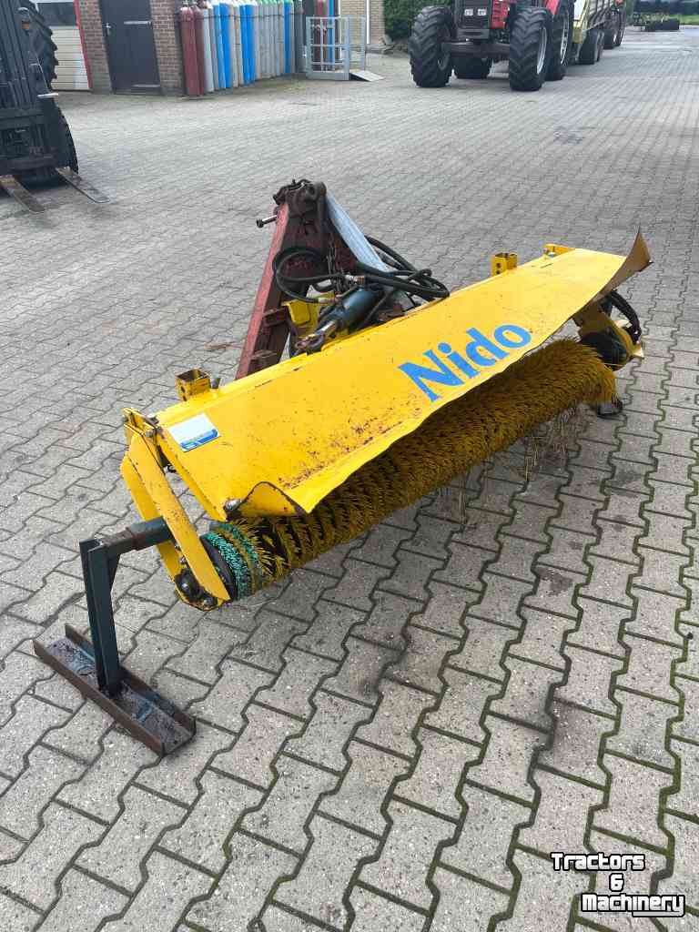 Balayeur Nido Veegmachine, diversen.