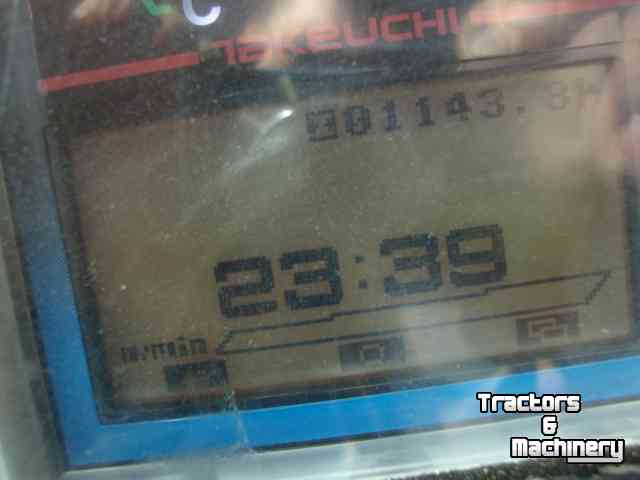 Mini pelleteuse Takeuchi TB 225             4
