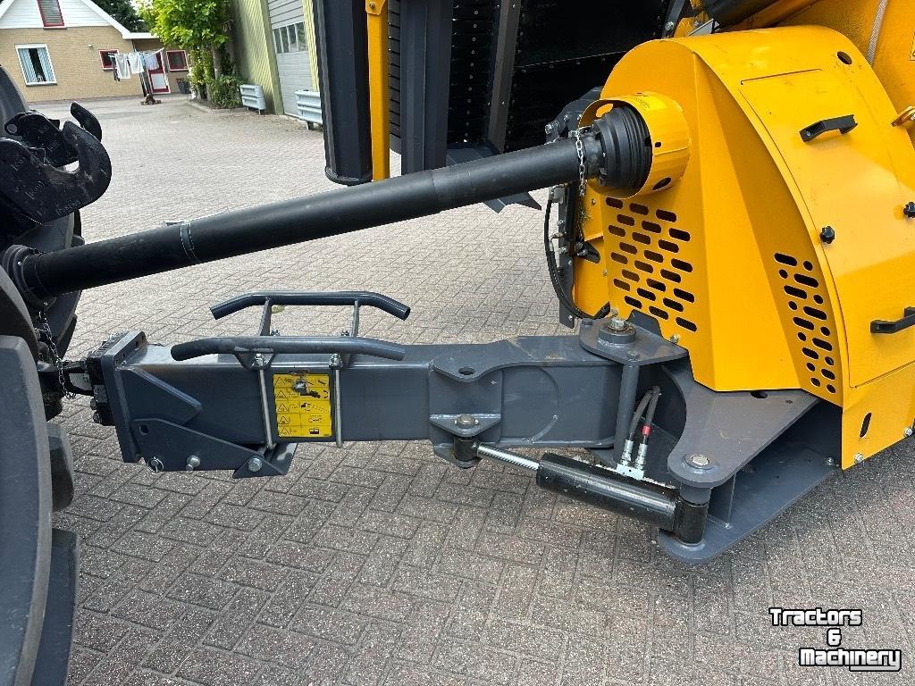 Ensileuse automotrice Elho Demo Cobra 7710T getrokken hakselaar grashakselaar