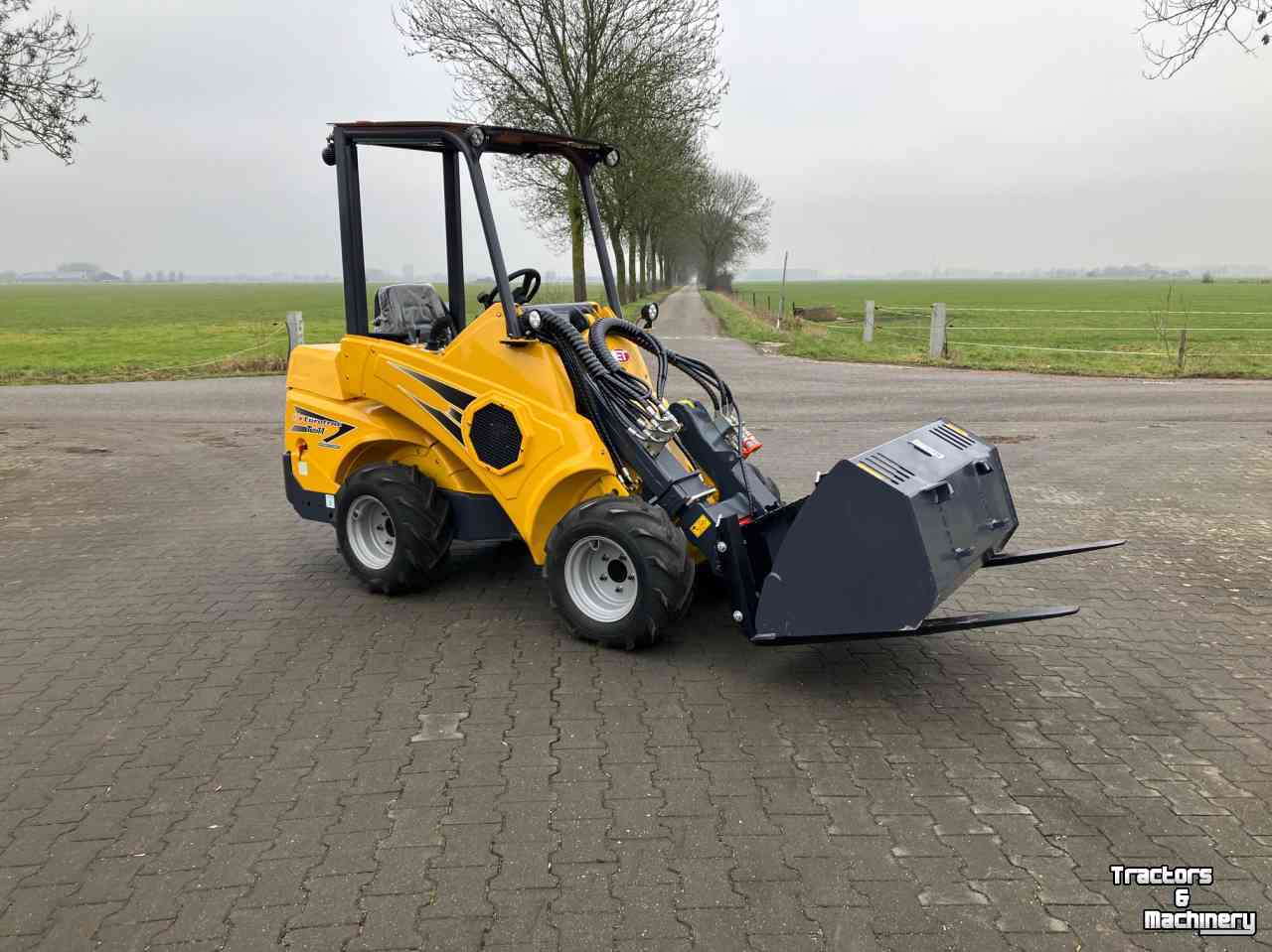 Chargeuse sur pneus Eurotrac W11 telescoop shovel -minishovel