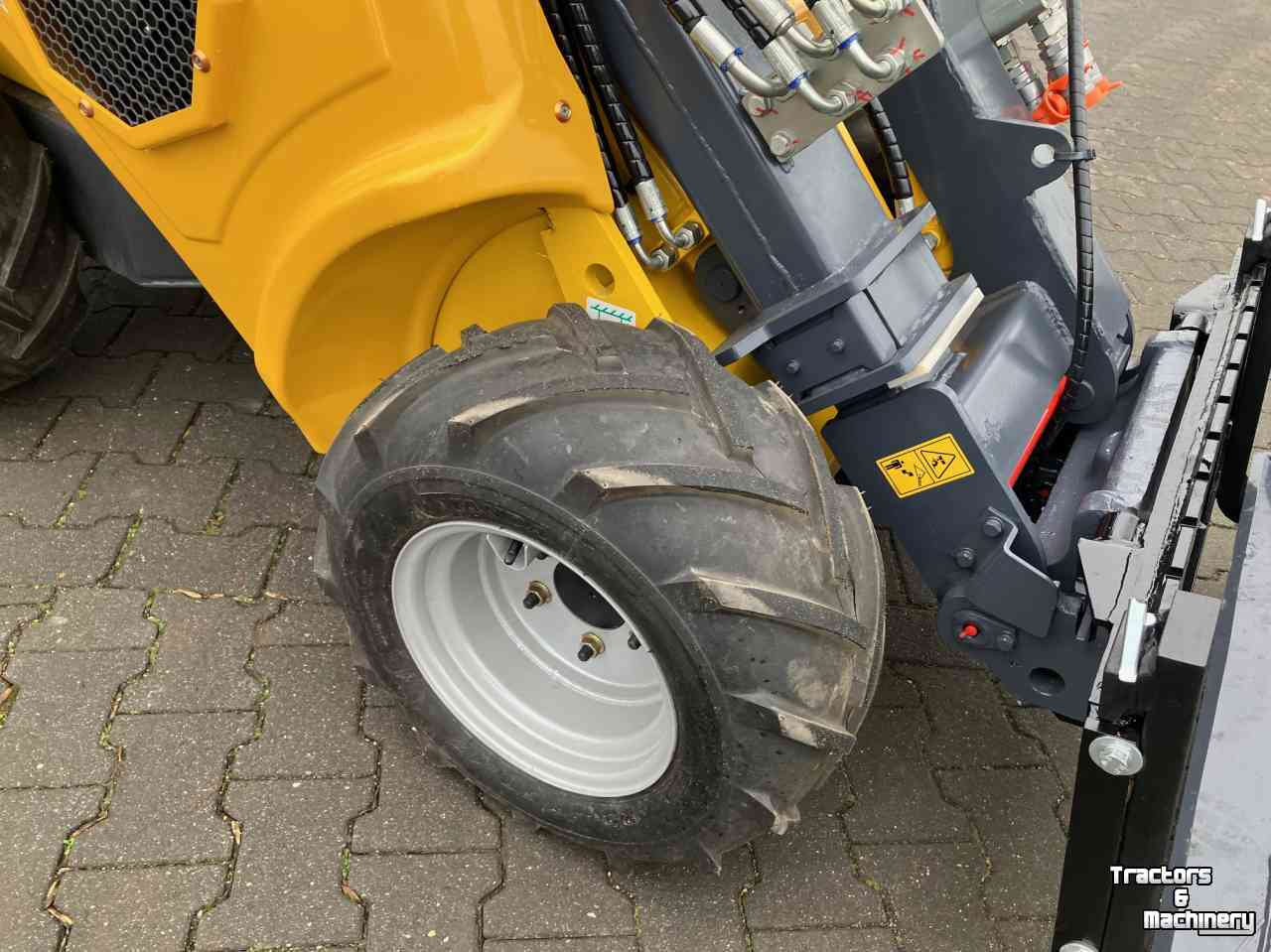 Chargeuse sur pneus Eurotrac W11 telescoop shovel -minishovel
