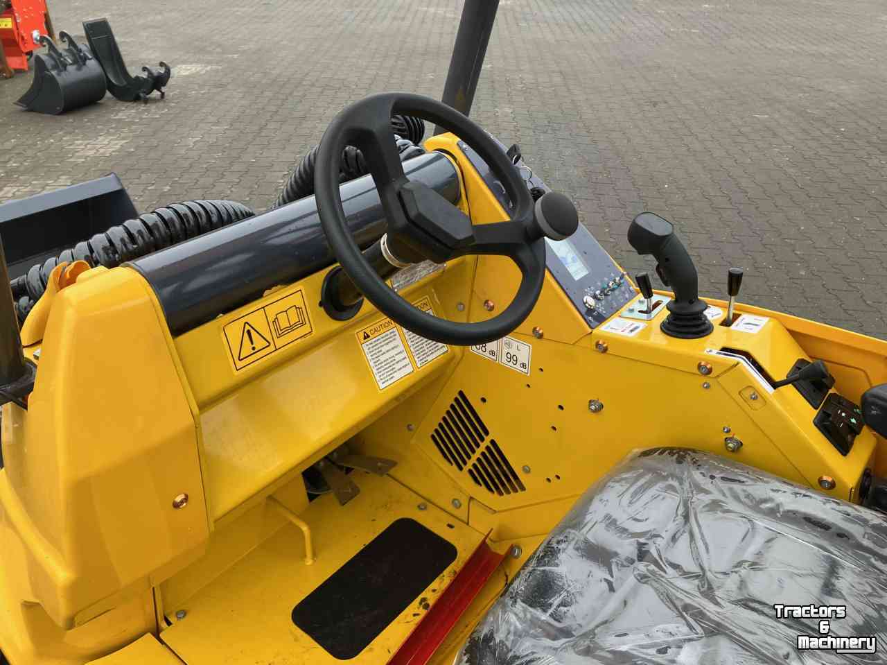 Chargeuse sur pneus Eurotrac W11 telescoop shovel -minishovel