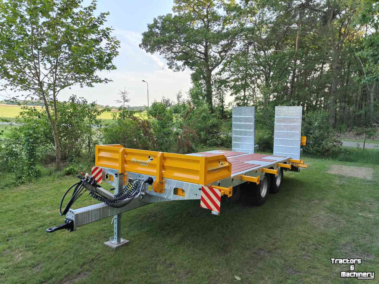 Remorque porte-machines  Hummel Dieplader
