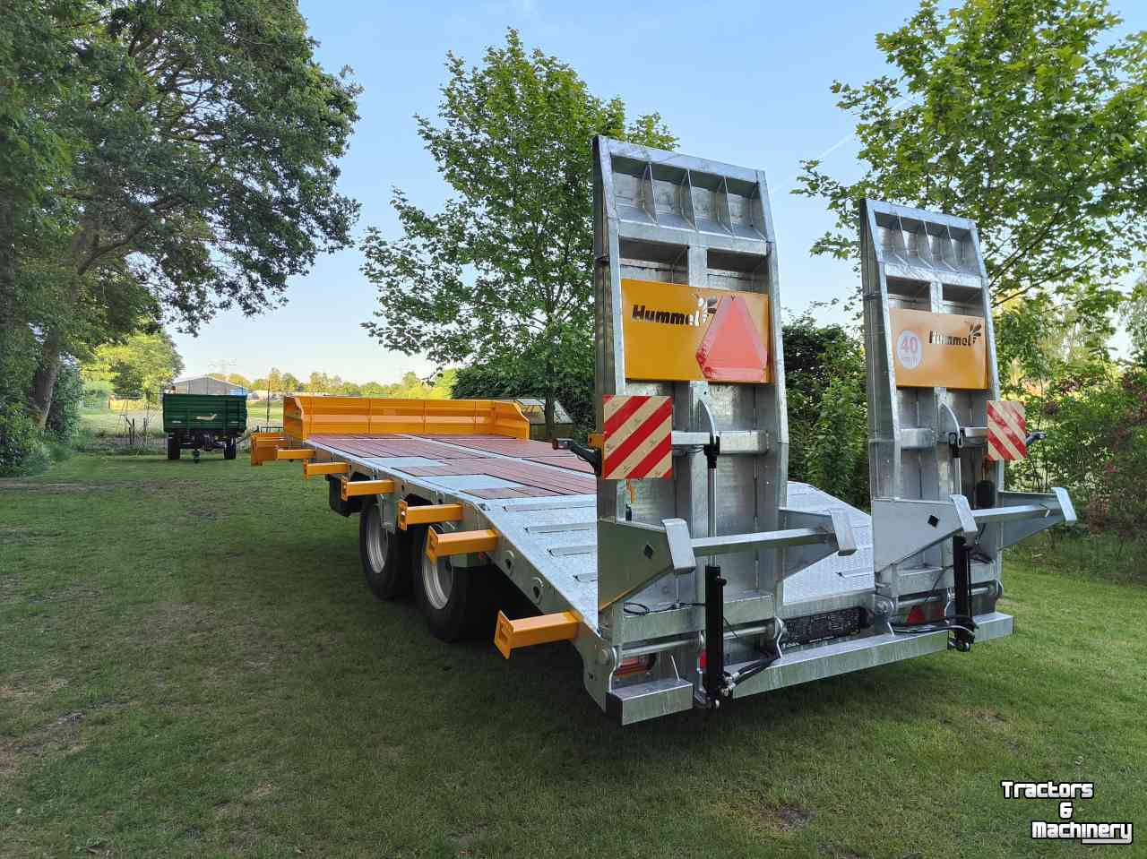 Remorque porte-machines  Hummel Dieplader