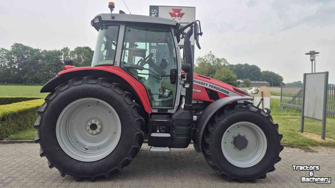 Tracteur Massey Ferguson 5S.125