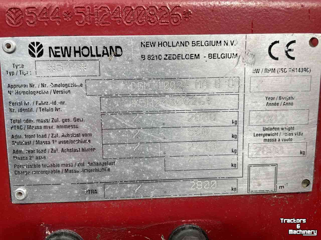 Presses New Holland 548 met snijinrichting