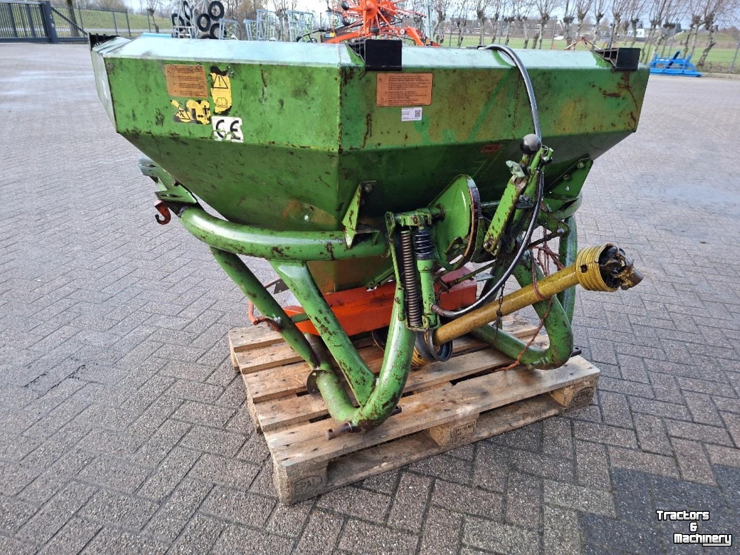 Distributeur d‘engrais Amazone ZAF1004R