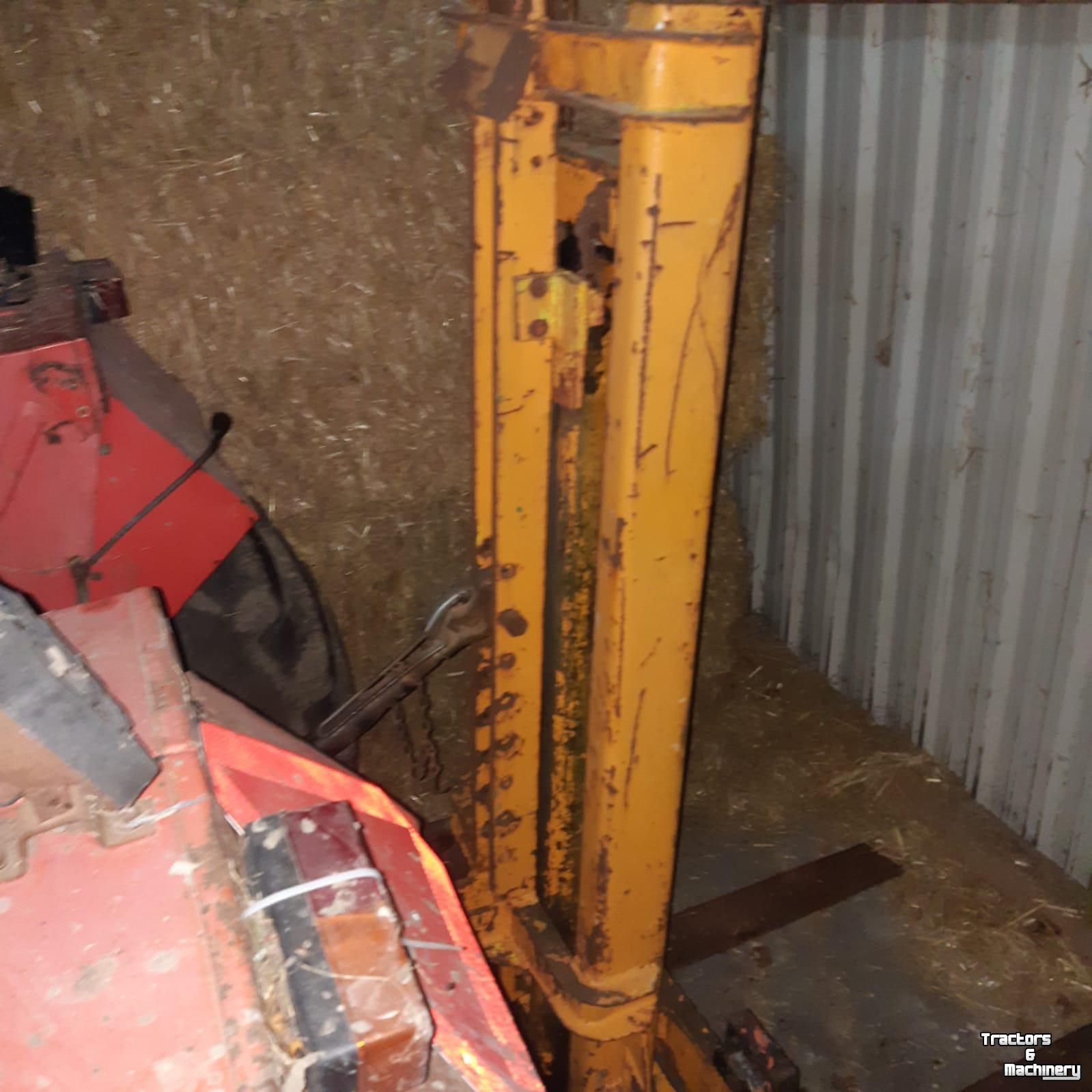 Elévateur  Hefmast met pallet lepels