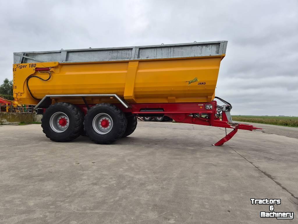 Benne agricole Jako Tiger 180 kipper